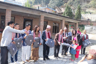 नेपाल चेम्बर मकाउद्वारा आरोग्य आश्रम र दुई विद्यालयलाई सहयोग