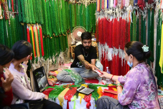 आयो साउन, चुरापोते बजारमा बढ्याे चहलपहल (तस्बिरहरु)