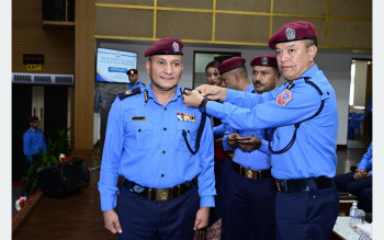 नेपाल प्रहरीका पाँच प्रहरी नायब महानिरीक्षकलाई दर्ज्यानी चिह्न प्रदान