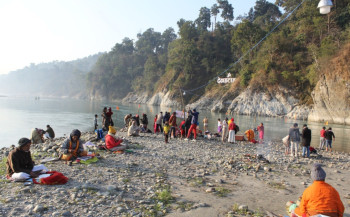 देवघाट प्लाष्टिक निषेधित क्षेत्र: राखियाे ३७ वटा डस्बिन