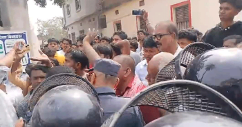 चोकको नाम राख्ने विषयमा दुई समूहबीच झडप, प्रहरीले चलायो गोली