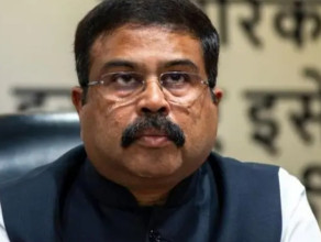 भारत सरकारका शिक्षामन्त्रीले दिए राजीनामा