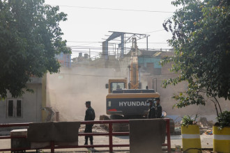 धोबीखोला करिडोर, बालाजु, माछापोखरी र स्वयम्भू क्षेत्रका अवैध संरचनामा चल्यो डोजर (तस्बिरहरु)