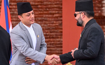 प्रतिपक्षीले संसद् अवरोध गरेपछि प्रधानमन्त्रीलाई भेट्न सिंहदरबार पुगे सभामुख