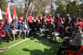 एमाले महाधिवेशन: हलभित्र मतगणना, बाहिर परिणाम कुर्दै नेता–कार्यकर्ता (तस्बिरहरू)