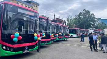 विश्वमा ठूला ईभी बसको मूल्य घट्दै, बढ्ला त नेपालमा प्रयोग?