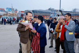 अर्थमन्त्रीले गरे भैरहवा भन्सार निरीक्षण, राजस्व लक्ष्य भेटाउने गरी काम गर्न निर्देशन