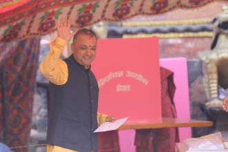 कांग्रेस सभापति गगन थापाले गरे मतदान,  निर्वाचनपछि देश सञ्चालन मार्गचित्र काेर्ने प्रतिबद्धता