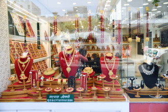 सुनको मूल्यमा नयाँ रेकर्ड, एकैदिन १९ सय रुपैयाँले बढ्याे