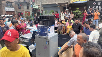 हाँडिगाउँकाे सिजीको शोरूमबाट चाेरिएका हाेम अप्लाइन्सहरू स्थानीयले खोजेर फिर्ता गरिदिए