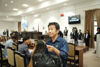 हर्क साम्पाङले वहिष्कार गरे संसद् बैठक