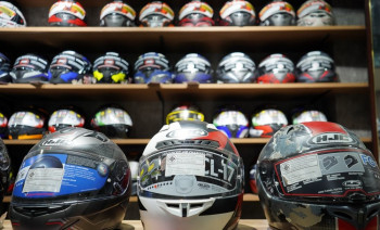 स्वदेशी हेल्मेट उत्पादनले विदेशी आयात घटाएकै हो? नेपालमा कस्तो छ आयात ट्रेन्ड