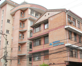 काठमाडौंका चर्चित अस्पताल ग्रान्डी सिटी, एभरेष्ट र ओमको उपचारमा हेलचेक्याइँ
