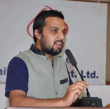 यस वर्षको डा. हरिहरदेव पन्त आर्थिक पत्रकारिता पुरस्कार हुमागाईंलाई