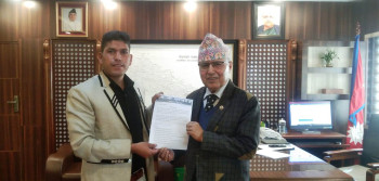 गभर्नरलाई बर्खास्त गर्न जेनजी युनाइटेडकाे माग,  अर्थमन्त्रीलाई बुझायो ज्ञापनपत्र