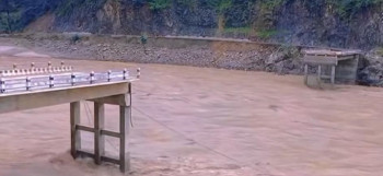 ६ महिनादेखि अवरुद्ध सगरमाथा लोकमार्ग खुल्दै, सुनकोशीको फोक्सिङटारमा बेलिब्रिज जडानको काम सुरु