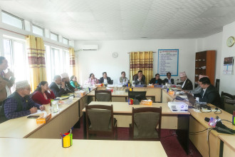 आर्थिक सुधार आयोगको प्रतिवेदन कार्यान्वयनमा लग्यौंः अर्थमन्त्री खनाल