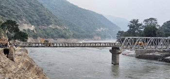 खुर्कोटको बेलीब्रिजमा नटबोल्ट खुस्किए, सेनाले थाल्यो मर्मत