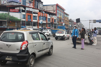 कर्फ्यु र निषेधाज्ञा हटेपछिको काठमाडौं (तस्बिरसहित)