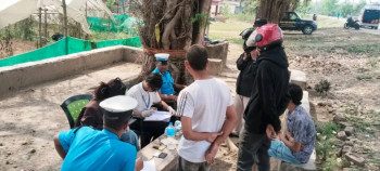 कञ्चनपुर ट्राफिक प्रहरीद्वारा लापसे गरेर सवारी चलाउनेमाथि कडाइ, २२ जना चालकलाई कारबाही