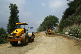 नागढुंगा नौबिसे सडक दैनिक पाँच घन्टा बन्द हुने, निर्माणलाई तीव्र बनाइने