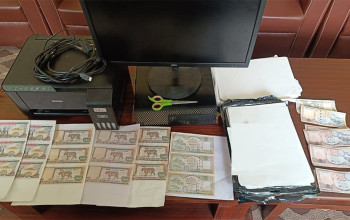 नक्कली नोट छाप्ने प्रिन्टरसहित दुई जना पक्राउ, १०० देखि १००० सम्मका नक्कली नाेट बरामद