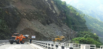 तुइन खोला क्षेत्रको पहिरोः  पोखरा–काठमाडौं यातायात समेत प्रभावित