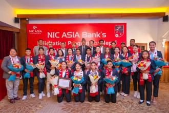 एनआईसी एसिया बैंकद्वारा राष्ट्रिय महिला फुटबल टोलीलाई सम्मान 