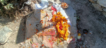दोलखाको शैलुङमा भीमसेन तरबारको शिलामा पूजा सम्पन्न