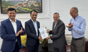 बैंकिङ क्षेत्र सुधार सुझाव कार्यदलले गभर्नरसमक्ष बुझायो अन्तिम प्रतिवेदन