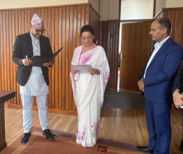 नेशनल लाइफ इन्स्योरेन्सकी नवनियुक्त अध्यक्ष प्रेमाले लिइन् शपथ