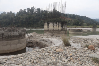 लम्सुवाघाट पक्की पुल, चार करोड खर्चिएर १५ वर्षसम्म अलपत्र