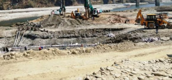 चार पटक म्याद थपिएपछि अलपत्र छाडिएको पुलको निर्माण सुरु
