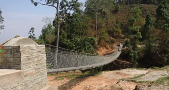 ४८ लाख लागतमा खकुवाखोलामा पुल निर्माण, बर्खामा खेतमै बास बस्नुपर्ने बाध्यता हट्यो