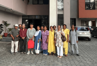 रेल विभागमा रेल्वे पीडितको धर्ना, मन्त्री भेटेर समस्या सुनाउँदै