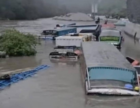 चीनबाट आएको बाढीमा १८ जना सम्पर्कविहीन, ९ जनाको उद्धार