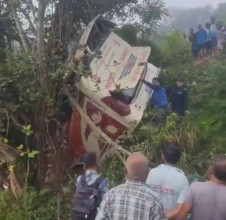 काठमाडाैंबाट गोरखा जाँदै गरेको रात्रिबस दुर्घटना, २१ यात्रु घाइते