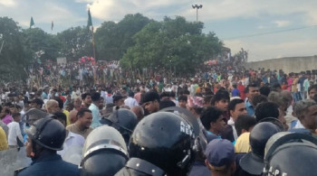धार्मिक मेलामा झडप हुँदा १९ सुरक्षाकर्मी घाइते