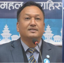 बिमा जागिरे भक्तपुर १ का नवनिर्वाचित सांसद रुकेश रञ्जित, सिटिजन लाइफका एजेन्सी म्यानेजर