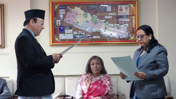 सत्य निरुपण र बेपत्ता छानबिन आयोगका अध्यक्षले लिए शपथ