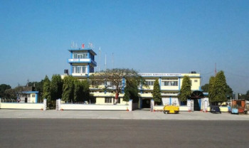 जेनजी र एमाले कार्यकर्ताबीच झडप: सिमरा विमानस्थल बन्द हुँदा यात्रु अलपत्र