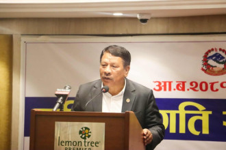 विकास आयोजना निर्धारित समयमै सक्न कार्यवाहक प्रधानमन्त्रीकाे‍ निर्देशन 
