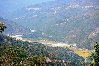 सुनकोशीमा डुबेका किशोर तीन दिनदेखि बेपत्ता, गोताखोर झिकाइँदै