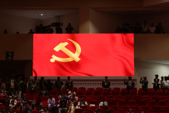विधान महाधिवेशनबाट एमालेको झन्डा तथा लोगोको रंग फेरियो