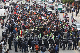 नेकपा एमालेले तय गर्‍यो आन्दोलनको चरणबद्ध कार्यक्रम, वैशाख १२ मा काठमाडौंमा विशाल प्रदर्शन