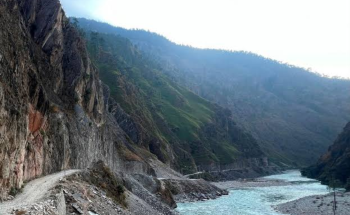 पहिरोले अवरुद्ध भएका तीन मुख्य राजमार्ग सञ्चालन, भेरी करिडोर अझै अवरुद्ध