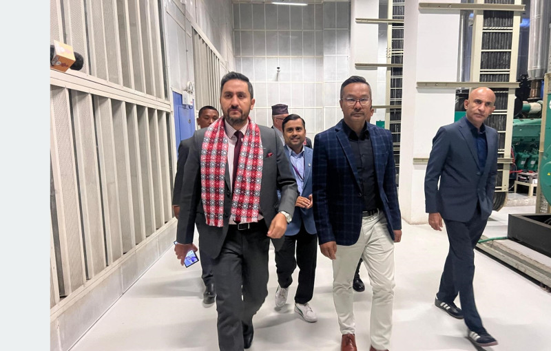 आगलागीले क्षतिग्रस्त एनसेल कार्यालयकाे सञ्चारमन्त्रीले गरे अवलोकन