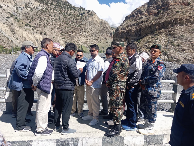 पूर्वाधारमन्त्री लम्साल कोरला सडक निरीक्षणमा, कालोपत्रे गर्न सवा ३ अर्ब बजेट