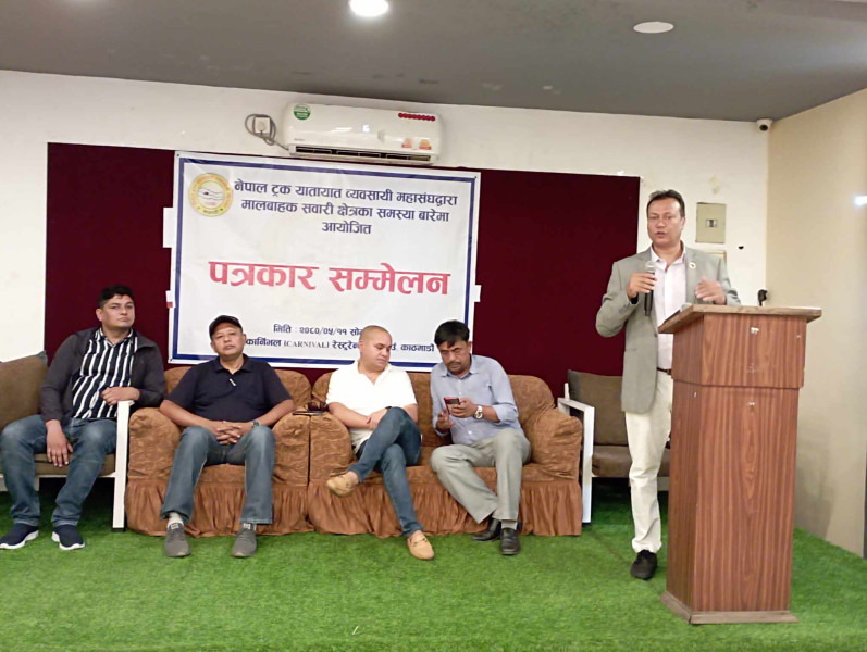 भारतीय गाडीमा रोक लगाउनुपर्ने ट्रक व्यवसायीको माग