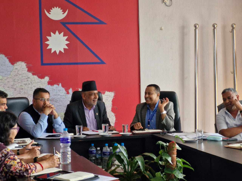 मन्त्रालय र मातहतका निकायहरुको सेवा सहजरुपमा पुर्‍याउन कृषिमन्त्रीको निर्देशन 